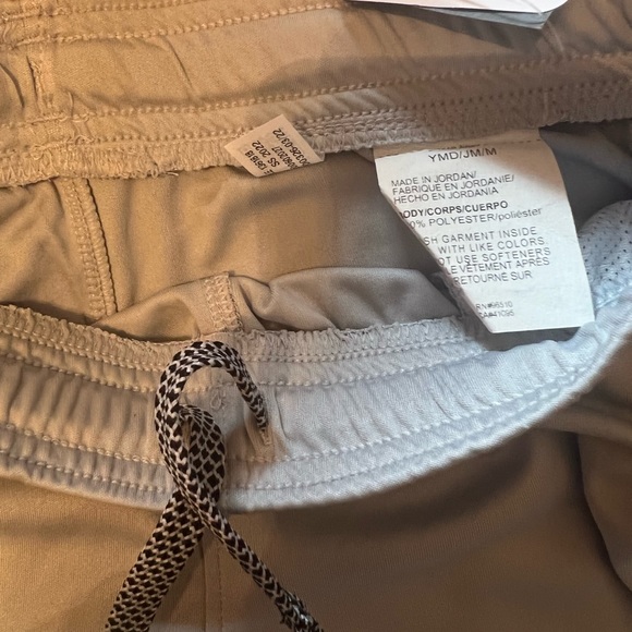 NWT! Gray & Black Under Armour Athletic Shorts - Picture 2 of 3